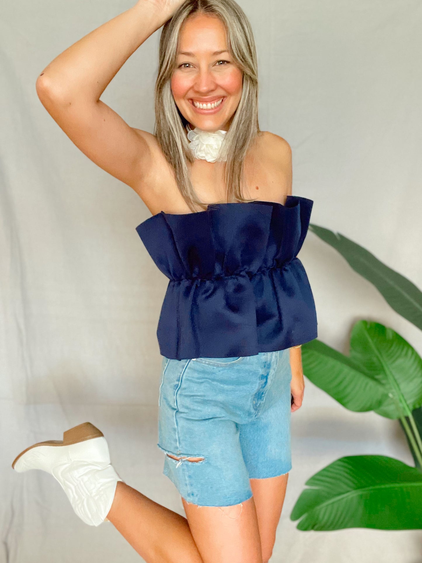 Higfhtwaist Side Distressed Denim shorts