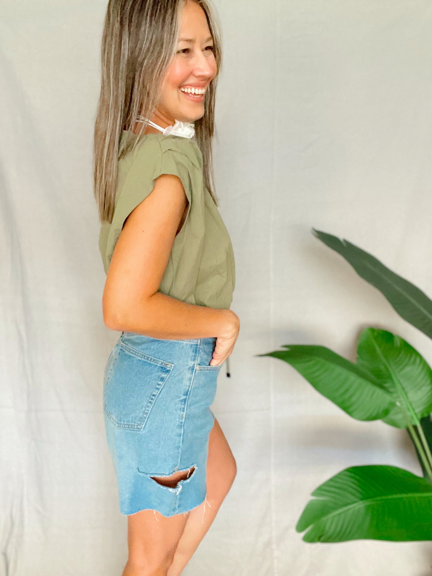Higfhtwaist Side Distressed Denim shorts