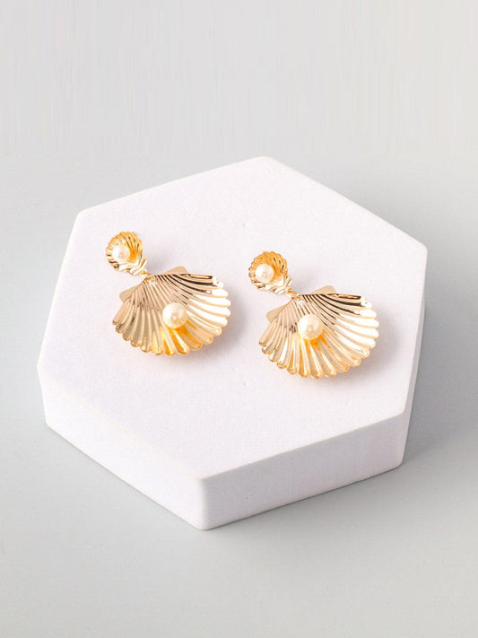 Shell Pearl Gold Earrings