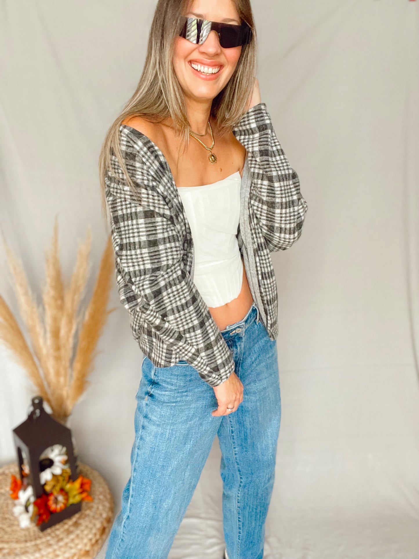 Plaid Round Pocket Black Cardigan
