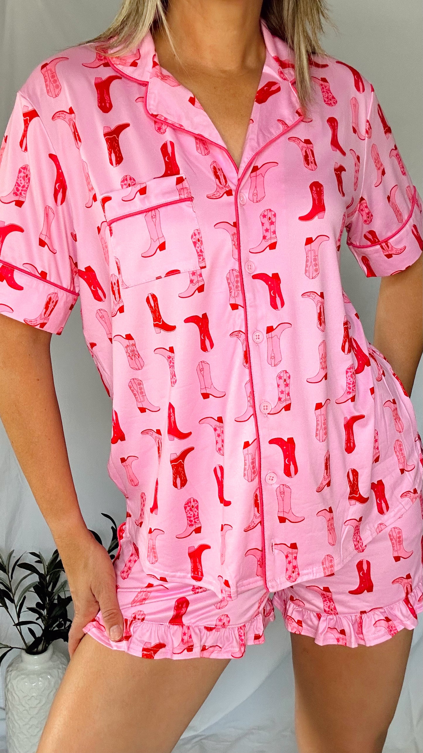 Cowgirl boots pink pijamas